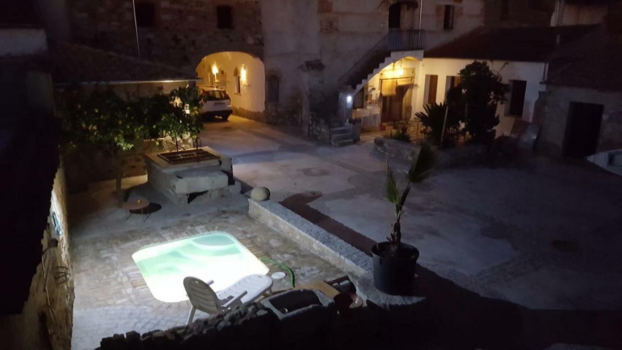 Casa De Pueblo Montenegro Саламеа-де-ла-Серена Экстерьер фото